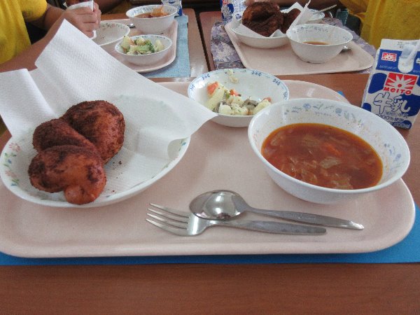 給食