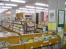 中央図書館内観の写真